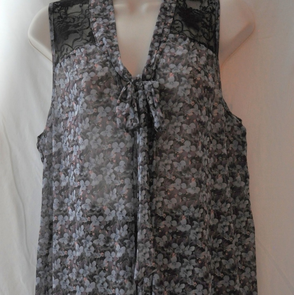 Lacy polyester blouse